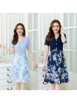 kudapy เดรสสั้นสีฟ้า/สีกรม ผ้าชีฟองเทคเจอร์ตัดต่อกระโปรงลายดอก สวยหวานลงตัว มีดีเทลแต่งกระดุมช่วงอก แต่งลูกไม้รอบคอ