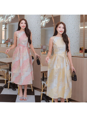 kudapy เดรสแขนกุดผ้าทอลาย ผ้า jacguard กระโปรบาน(เอเชฟ) มาพร้อมเข็มขัดในชุด ที่จะใส่ หรือ ไม่ใส่ก็สวย