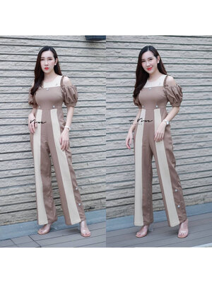 kudapy จั้มสูทขายาน้ำตาล ผ้าซาร่าดีเทลเปิดไหล่แขนพองสม็อค อกแต่งผ้าสบับสีน้ำตาลอ่อนเข้มเอวเข้ารูปสวย