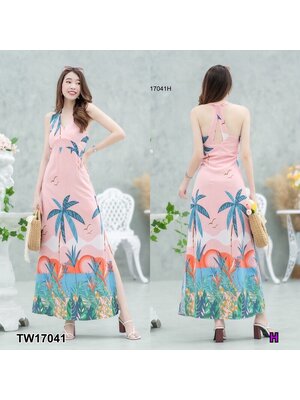 kudapy Maxi dress คอวีลายต้นมะพร้าวสุดชิคสีเขียว/สีขาว ดีเทลตัดต่อช่วงใต้อก สายไขว้ด้านหลัง ผ่าด้านข้าง 1 ข้าง