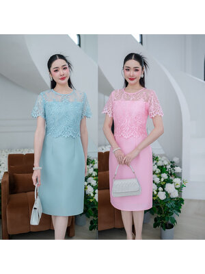 kudapy เดรสสั้นสีชมพู/สีฟ้า ผ้าไหม รุ่นแขนสั้น ช่วงเสื้อเป็นงานผ้าลูกไม้ปักลายดอกไม้ไทยกนก แต่งเลื่อมด้วยโทนสีอ่อนละมุน