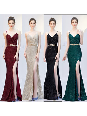 kudapy ชุดราตรียาวสายเดี่ยวผ้ากริสเตอร์สีแดง,สีเขียว,สีเงิน,สีดำ งานสวยวิบวับมากค่ะรุ่นนี้ งานขายดีตลอดกาลมากี่รอบก้ไม่พอขายจร้า ใครช้าไม่ทันเขาน้าา