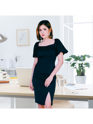 kudapy ชุดเดรสสั้นสีดำ แขนสั้นทรงบอลลูน ทรงดินสอเข้ารูปสวย แนวเรียบหรู สวยดูดี