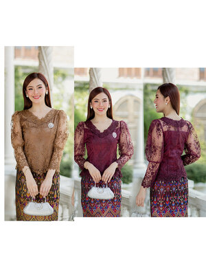 kudapy (เฉพาะเสื้อ) เสื้อลูกไม้สีน้ำตาล/สีม่วงเข้ม ตัวเสื้อใช้ผ้าลูกไม้ใยบวบเนื้อดีลายลูกไม้แน่นทั้งตัว ตัวเสื้อมาพร้อมซับในเนื้อดีในตัว