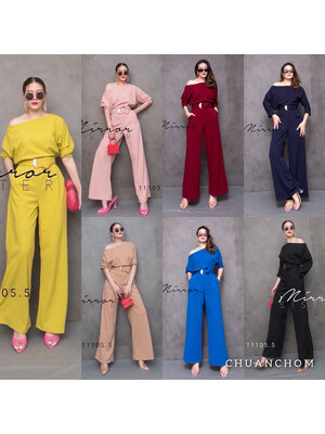 kudapy จัมพ์สูทขายาว ช่วงบนเป็นเสื้อไหล่ตกหรือปาดไหล่ ช่วงกางเกงทรงกระบอกใหญ่ มาพร้อมเข็มขัด