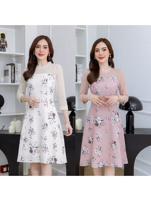 kudapy เดรสสั้นสีชมพู/สีครีม ไหล่ลูกไม้คอจีบ ตัดต่อด้วยผ้าลายดอกสวยหวาน ทรงระบายเน้นเอว ใส่แล้วดูมีทรง ผ้าลูกไม้ช่วงแขนลายสวย