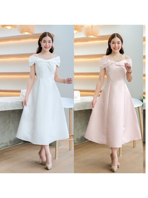 kudapy เดรสยาวสีขาว/สีชมพูพาสเทล เปิดบ่า อกโบว์ มีสายคาดบ่า คัตติ้งเริศแบบอลัง เข้ารูป เก็บทรง กระโปรงบาน