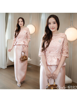 kudapy Setงาน 2ชิ้น (เสื้อ+กระโปรง)สีเหลืองทอง ชุดผ้าไหมอิตาลีทอสี่เส้น เนื้อมันเงาเป็นทรงสวย ตัวเสื้อตกแต่งด้วยลูกไม้ฝรั่งเศสทอปักลายสวยงามเนื้อแน่นไม่นิ่ม