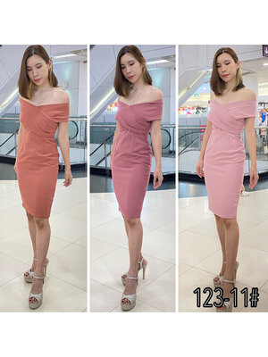 kudapy เดรสสั้นสีชาไทย/สีชมพูกลับบัว/สีชมพูอ่อน เปิดบ่าแถบใหญ่ จับจีบข้างอก กระโปรงสอบ ผ่าหลัง เรียบแต่เก๋ ใส่ง่าย