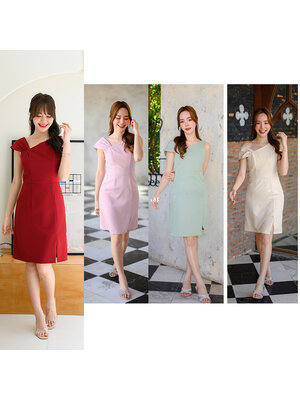 kudapy เดรสสั้นสีชมพู/สีครีม/สีเขียวมัทฉะ/สีแดง ดีไซน์ใหม่ของทางร้าน เก๋ๆ ชิคๆ ด้านนึงเป็นแขนกุดคอเฉียงลงมาที่อก แขนอีกข้างเป็นส่งกลีบบัวจับจีบนิดๆ
