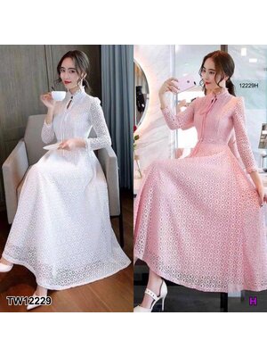 kudapy แม็กซี่เดรสแขนยาวสีขาว ชมพู คอจีนหยัก ผูกโบว์ เว้าคอหยดน้ำ ผ้าลูกไม้เนื้อดีทั้งชุด มีซับใน