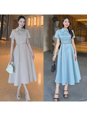 kudapy เดรสยาวสีครีม/สีฟ้า/ม่วงอ่อน/เหลืองอ่อน ผ้าทวิตญี่ปุ่นตกแต่งด้วยกระดุมดอกคามิเลีย ีซับในทั้งชุด ผ้าอัดกาวอย่างดี มาพร้อมกับเข็มขัดโซ่ และเข็มกลัดดอกไม้