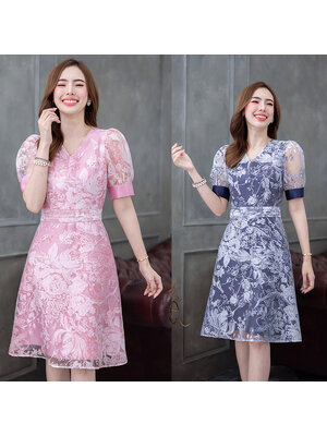 kudapy เดรสสั้นสีชมพู/สีกรม ผ้าแก้ว พิมพ์ลาย มีดีเทลตีเกล็ดรอบเอวเป็นชั้นๆ ช่วงแขนพองกำลังสวย ลายผ้าสวยเด่น