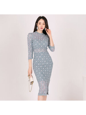 kudapy เดรสสั้นสีฟ้า ผ้าลูกไม้ฉลุลายสวยโดดเด่น ผ้าลูกไม้เนื้อดีนิ่ม ไม่ระคายผิวไม่คัน คอตั้งแขนยาวเจ็ดส่วน ทรงสวยเข้ารูป ชุดมีซับในมีซิปหลัง