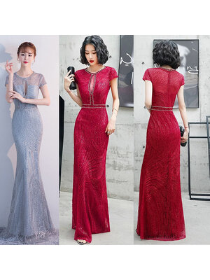kudapy ชุดราตรียาวสีเทาเงิน/สีแดง เดรสออกงานยาวช่วงปกปักคริสตรัล แขนสั้น กระโปรงทรงหางปลา สวยหรูดูแพง เหมาะสำหรับใส่เป็นชุดราตรี ชุดออกงาน ชุดไปงานแต่ง