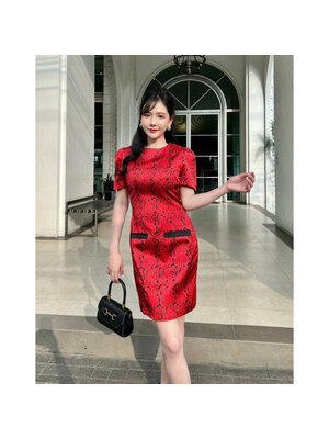 kudapy เดรสพิมพ์ลาย กราฟฟิคสีแดงดำ งานสวยจริง ผ้าดีมาก ใส่สบาย