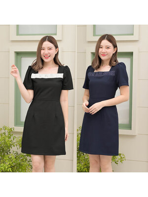 kudapy เดรสสั้นสีดำ/สีกรม แขนสั้น ดีไซน์คอเหลี่ยม แต่งคอจับจีบด้วยผ้าทวีดมีกิมมิคลายทอ เรียบๆคลาสสิก แต่มีดีเทลเก๋ๆ รูดไหล่ยกพองเล็กๆเพิ่มความน่ารัก