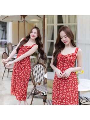 kudapy เดรสยาวสายเดี่ยว ลายดอกสีขาวบนพื้นสีแดงดีไซน์เก๋ช่วงอกจับจีบใต้อก รอบคอชุดแต่งระบาย