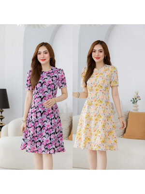 kudapy เดรสสั้นสีเหลือง/สีม่วง ลายดอก มึดีเทลแต่งมุกรอบคอ และรอบแขน เนื้อผ้านุ่มลื่นใส่สบาย