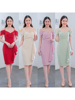 kudapy เดรสสั้นสีชมพู/สีเขียวมิ้นต์/สีครีมสีแดง ผ้าเครปเกาหลี สายเดี่ยวเปิดบ่า ช่วงอกป้ายไขว้ จับจีบ กระโปรงสอบผ่าหลัง แต่งระบายจีบข้างสะโพก