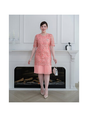 kudapy เดรสลูกไม้เงาแต่งเลื่อมทั้งชุด สวยหวานและดูหรูหรา