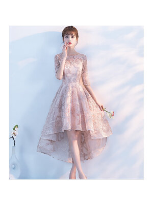 kudapy เดรสออกงานสีครีมเบจ ปักลายนูน กระโปรงทรงบานหน้าสั้นหลังยาว ซิปสะโพกถึงเอวช่วงอกเป็นแบบร้อยหลัง มีซับในอย่างดี แนวเรียบหรู สวย ดูดี