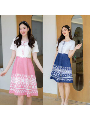kudapy เดรสสั้นสีชมพู/สีกรม คอเหลี่ยมกระโปรงลายไทย