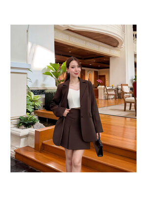 kudapy เซ็ท 3 ชิ้น : เสื้อสูท+crop+กระโปรง สูททรงโอเวอร์ไซซ์สีช็อกโกแลตเข้ม กระดุมติดได้จริง ผ้าเนื้อดีทรงสวยไม่ยับง่าย มีซับในทั้งตัว ดีเทลกระเป๋าจริงด้านหน้าและกระดุมสองเม็ด