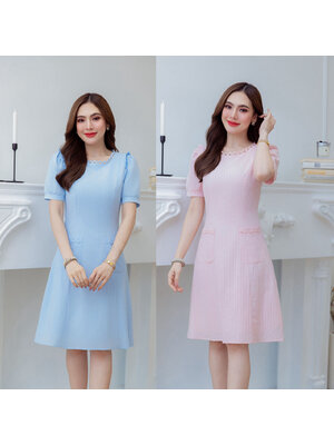 kudapy เดรสสีพื้นสวยหวาน ดีเทลแต่งลูกไม้รอบคอ แต่งกระเป๋าด้านหน้า ช่วงไหล่มีดีเทลเย็บระบาย