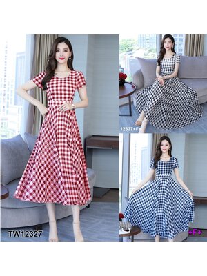 kudapy เดรสยาวสีดำ กรมท่า แดง คอกลมแขนสั้น ผ้าทอลายสก็อต กระโปรงยาวปล่อยระบาย มีซิปหลัง