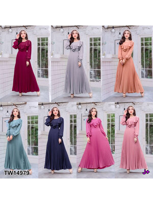kudapy Maxi Dress เดรสยาวสีกรมท่า ชมพูอ่อน เขียว เทา แดง อัดพลีท เย็บแต่งระบายหน้าอก แขนยาวปลายแขนสม็อกยางยืด