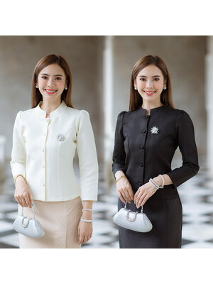 kudapy (เฉพาะเสื้อ) เสื้อสีขาว/สีดำ คอจีน แขนยาว ผ้าไหมประยุกต์ อัดกาวทั้งตัว ทรงสวยแต่งกระดุมผ้าหน้าสวยดูดี อยู่ทรง งานสวยใส่ออกงานหรู