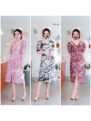 kudapy เดรสยาวสีแดง/ชมพู ผ้าลายหินแตก+แมสปิดปาก+ยางมัดผมโดนัทผ้าแก้ว เดรสคอวี ทรงแขนพองนิดๆ