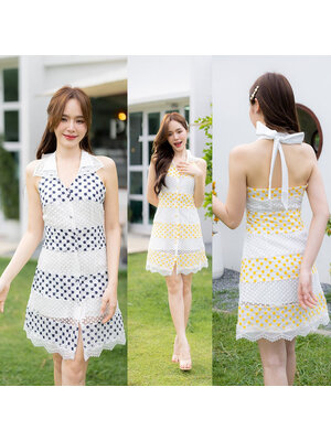 kudapy มินิเดรสสั้นสีน้ำเงิน/สีเหลือง งานผ้าฉลุ ตัดลายทูโทน รูปคอวีแต่งปก ผูกโบว์หลัง มีสองสีให้เลือกน้า