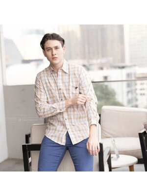 kudapy เสื้อเชิ้ตคอปกลายสก้อต สีครีมน้ำตาล แขนยาว ผ้าดีใส่สบาย งานสวยคัดติ้งเนียบมากค่ะ