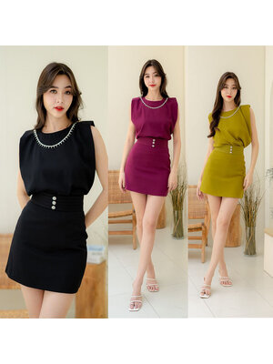 kudapy ชุดเซ็ทสีดำ/สีม่วง/สีเขียว เสื้อแขนกุด + กระโปรงดีเทลตัดด้วยสร้อยสุดหรู ติดกระดุมตรงเอว ให้ลุคท่านประธานบริษัทแซ่บๆ