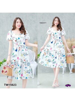 kudapy ชุดเดรสสั้นสีขาว แขนตุ๊กตาลายการ์ตูน ดีเทลตัดต้อรูดย่นที่กระโปรง มีซิปซ่อนด้านหลัง มีซัปใน