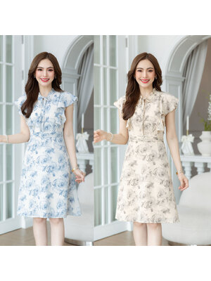kudapy เดรสสั้นสีครีม/สีฟ้า แขนปีกคอโบว์ ผ้าลายสวยเป็นโทนพาสเทลคลาสสิค มีดีเทลตีเกล็ดขอบเอว เป็นซิปหลัง มีซับใน
