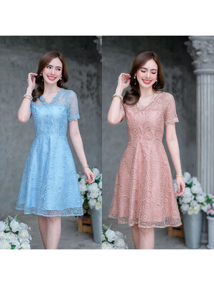 kudapy เดรสสีชมพูนู้ดเข้ม/สีฟ้า ผ้าลูกไม้ปักเลื่อม ผ้าสวยมาก ตัวปักเลื่อมจะปักเป็นสีเดียวกับสีผ้า ดีเทลแต่งลูกไม้ช่วงคอวี และรอบแขน ทรงสวยเรียบๆ