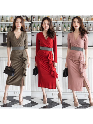 kudapy ชุดเดรสไปงานคอวีแขนยาว สีแดง/ทอง/ชมพู ไขว้หน้า ผ้ายืดทิ้งตัว เนื้อดีมากๆค่ะ ตัวเนื้อผ้าผสมกลิตเตอร์นิดๆ แต่งระบายข้าง