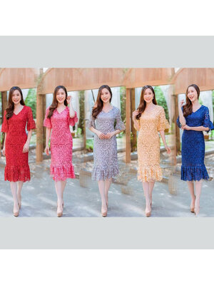 kudapy เดรสสั้นไปงาน เดรสลูกไม้คอวี สีแดงสด/สีชมพู/สีเทา/สีทอง/น้ำเงินกรมท่า ซับในซาตินอย่างดี เดรสใส่ออกงาน แขนสั้น ผ้าลูกไม้ปักเลื่อม