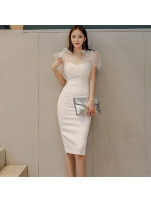kudapy เดรสสั้นสีขาว เดรสสั้นทรงเข้ารูป ไหล่ผูกโบว์ผ้าซีทรู แนวเรียบหรูดูแพง สวยดูดี