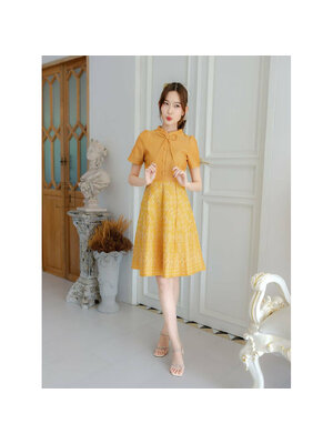 kudapy เดรสสั้นสีเหลือง ผ้าไทยคอจีนผูกโบว์แต่งกระดุม