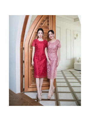 kudapy เดรสสั้นสีแดงเลือดนก/สีชมพูกะปิ ลูกไม้ตาข่ายปักดอกไม้ ลายช่วงเชิงลูกไม้สวย เนื้อผ้าเกรดสวยปักลายดอกหวานละมุน