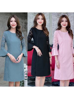 kudapy เดรสสั้นคอกลมแต่งลูกไม้สีชมพู,สีดำ,สีเทาฟ้า ด้านข้างตัวเดรสและแต่งคาดด้วยลูกไม้เส้นลายดอกไม้จนถึงปลายกระโปรง และช่วงแขนก็เป็นลูกไม้ค่ะ