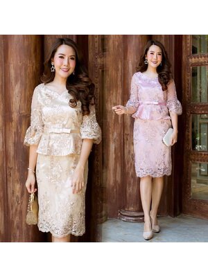 kudapy เดรสสั้นไปงานผ้าลูกไม้คอวีแขนกระดิ่ง สีชมพู/สีครีมทอง เดรสใส่ออกงานผ้าลูกไม้ปักเลื่อม ซับในซาตินทรงเอเข้ารูป