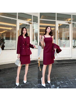 kudapy Setsuit 2 ชิ้น เสื้อสูทออกแบบให้เป็นทรงใหญ่กว่าเดรส+เดรสคอเหลี่ยม ซิปหลัง มีซับในทั้งตัว ใส่สบาย แต่ยังมีความสุภาพ มีฟองน้ำเสริมไหล่บ