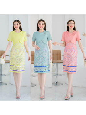 kudapy เดรสสั้น เดรสผ้าโพสลีเอสเตอร์เกาหลีแต่งกั๊กติดกระดุมมุกงาน พิมพ์ลายไทยแพรวา มีซับในและชิปหลังใส่สบาย