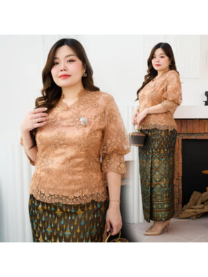 kudapy ชุดเซตออกงาน เสื้อผ้าลูกไม้สีเหลืองทอง ทรงกลมสูง + ผ้าถุงทอลายกาฬสินธุ์