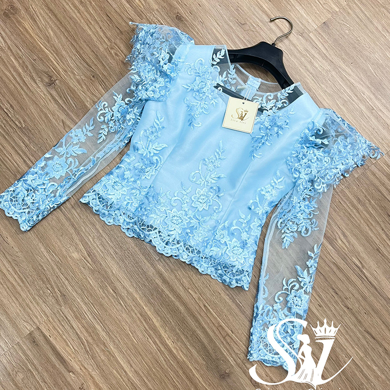 kudapy ชุดเซ็ทเสื้อลูกไม้แขนยาวสีฟ้า ซับในผ้าไหมอัดกาว+าถุงสำเร็จรูป ผ้าไหมทอเครื่อง อัดกาว ซิปหลัง เย็บแบบ ป้ายทบผ้า